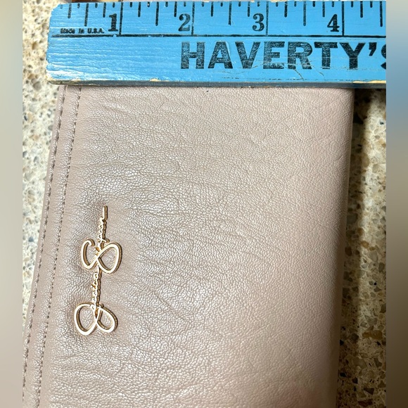 Jessica Simpson wallet, blush pink faux pebble leather . Animal print inside. - Picture 4 of 11